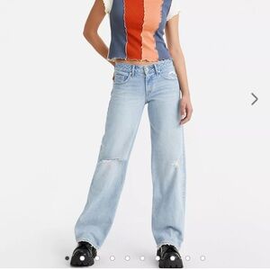 Low Loose Levi Jeans